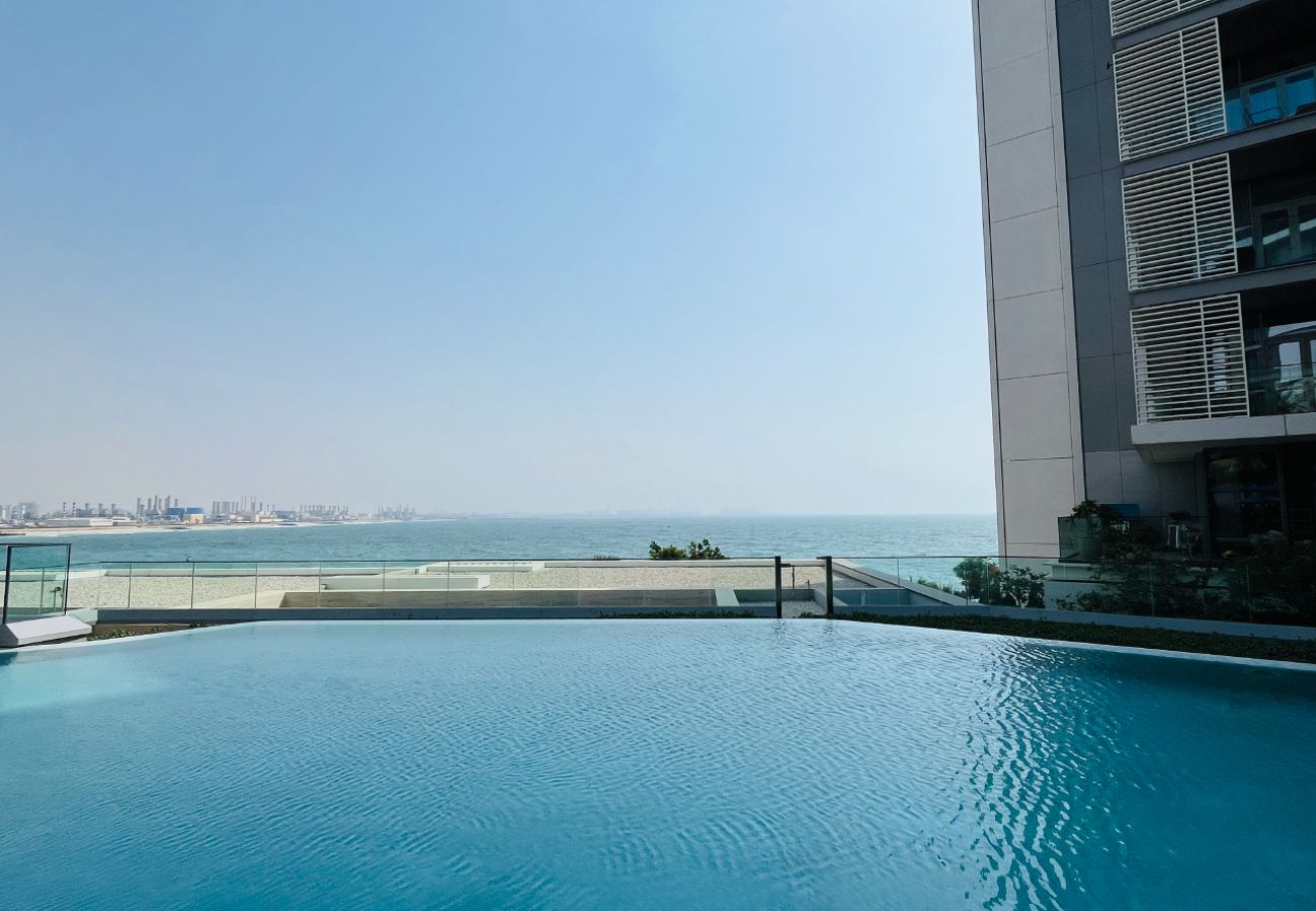 Apartment in Dubai - Crystal Clear 1BR in Blue Waters with Ain View