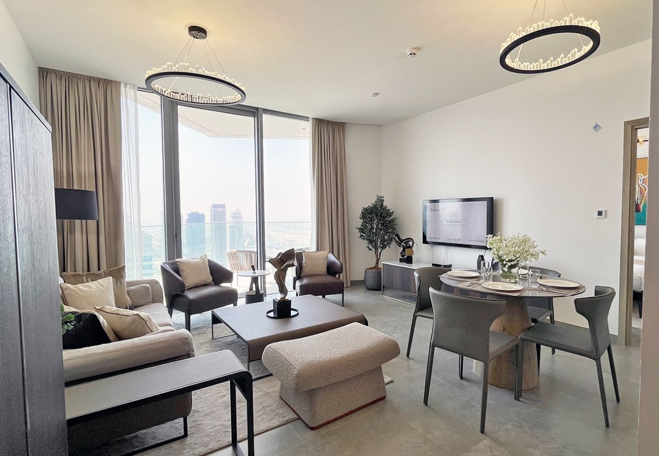 Apartment in Dubai - Lush 1BR in Stella Maris, Marina, City View