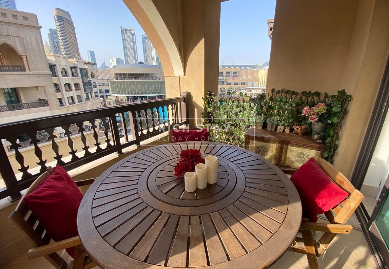 Apartment in Dubai - Sensational 1BR in Downtown with Burj Khalifa View