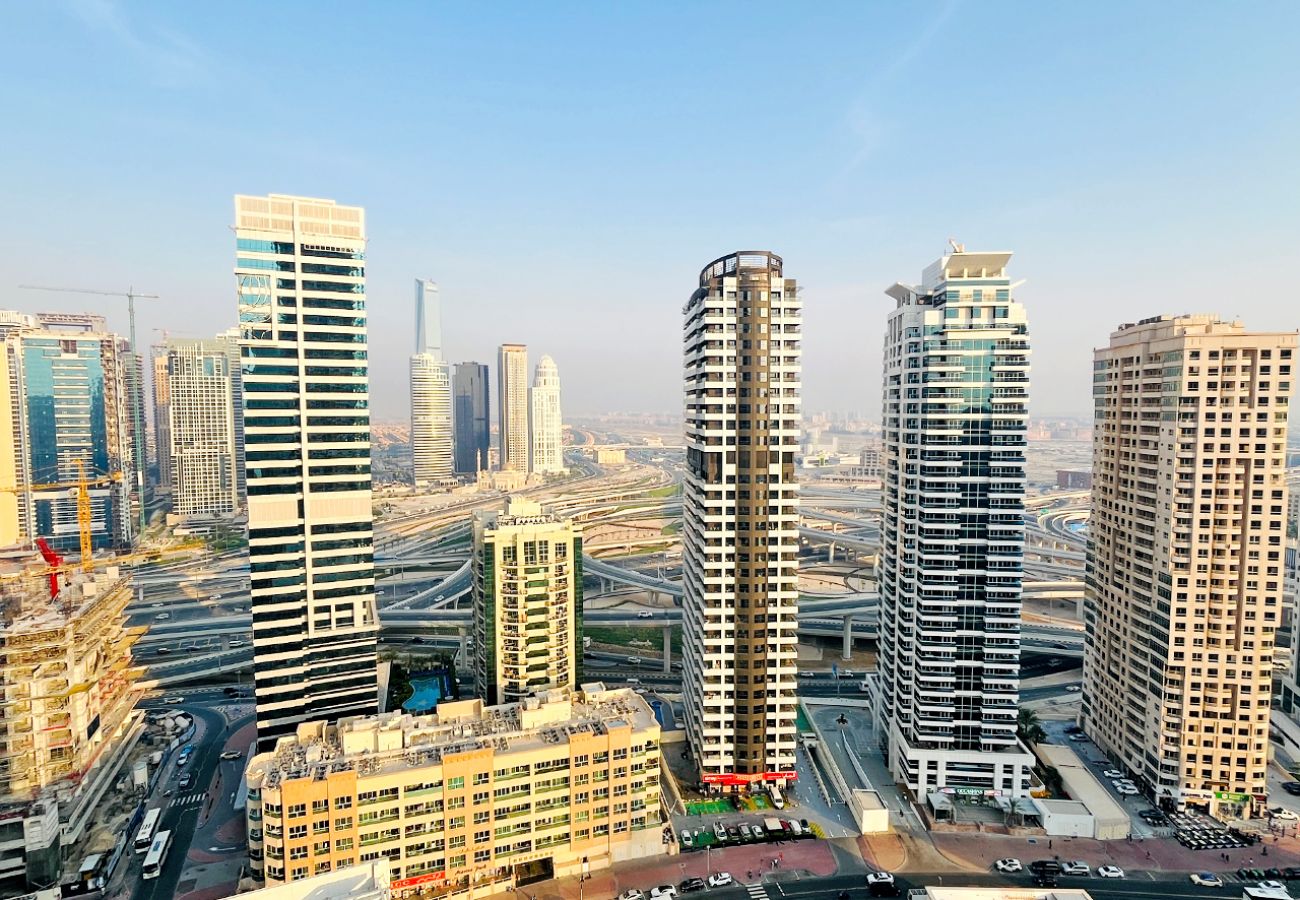 Apartment in Dubai - Amazing 2BR in Stella Maris, City View,Marina