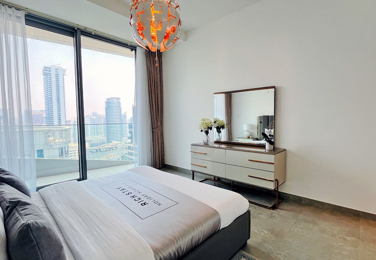 Apartment in Dubai - Elegant 2BR in Stella Maris, Marina City View