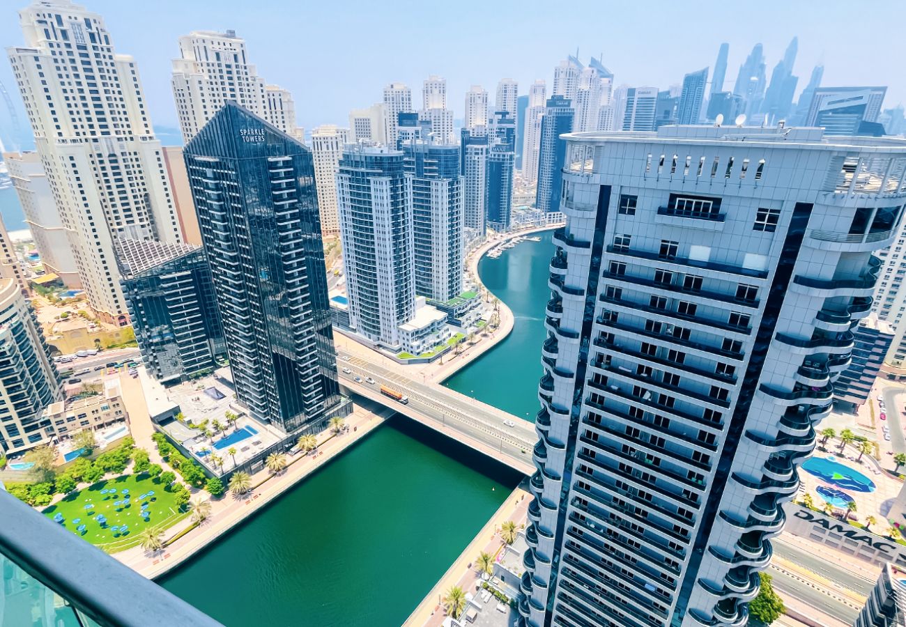 Apartment in Dubai - Elegant 2BR in Stella Maris, Marina City View