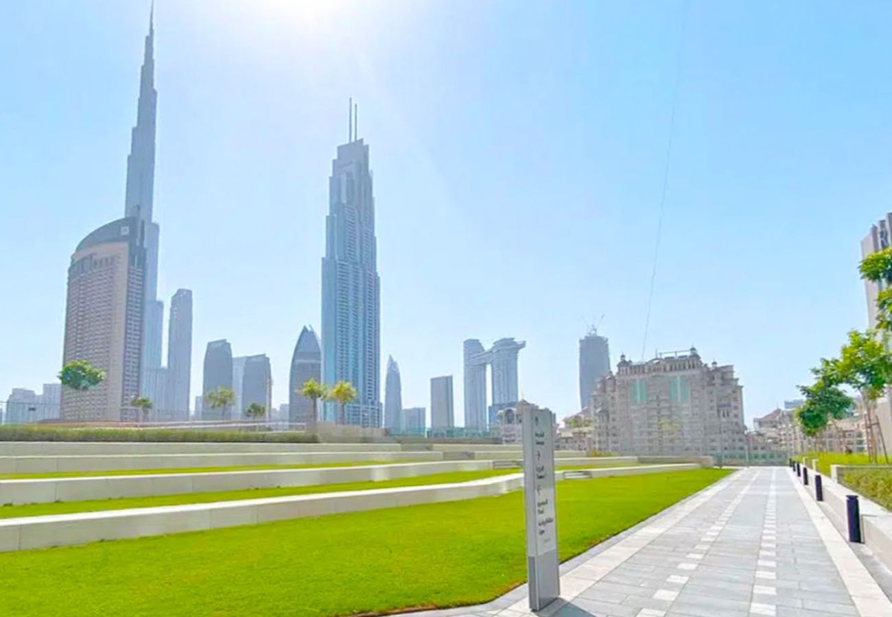 Apartment in Dubai - Premium 3BR with Burj Khalifa & Dubai Mall view