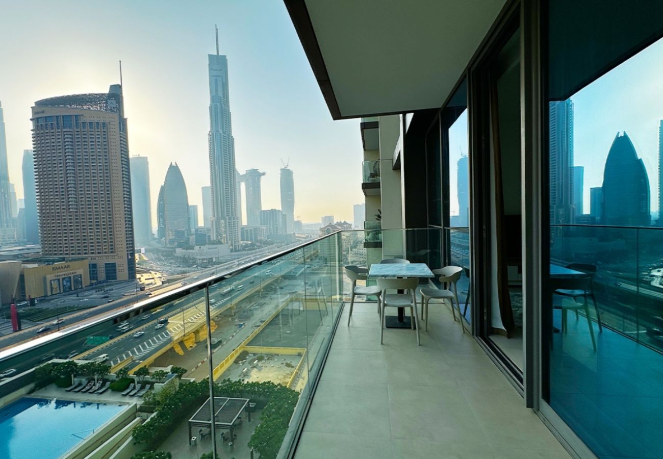 Apartment in Dubai - Premium 3BR with Burj Khalifa & Dubai Mall view