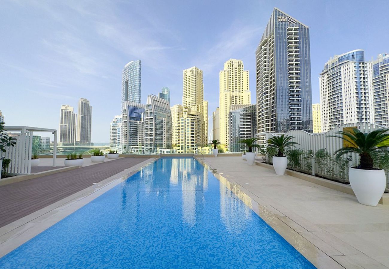 Apartment in Dubai - Stunning 1BR in Stella Maris, City View, Marina