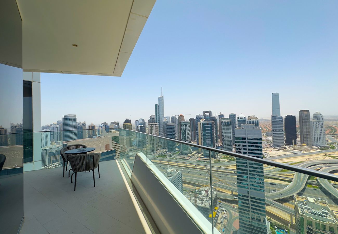 Apartment in Dubai - Stunning 1BR in Stella Maris, City View, Marina