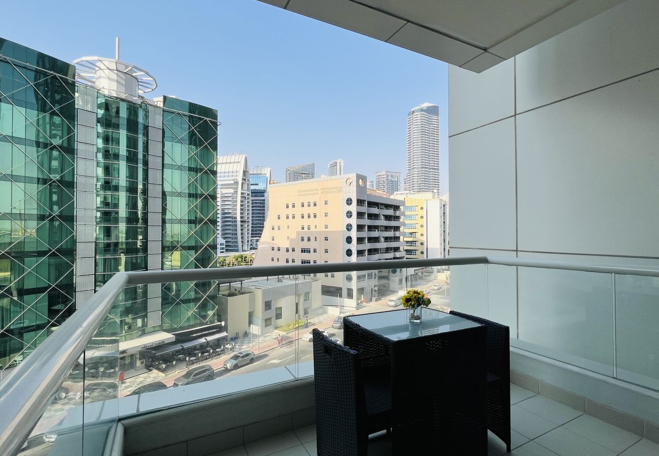 Apartment in Dubai - Canal View 2+Maid in KG Tower, Dubai Marina