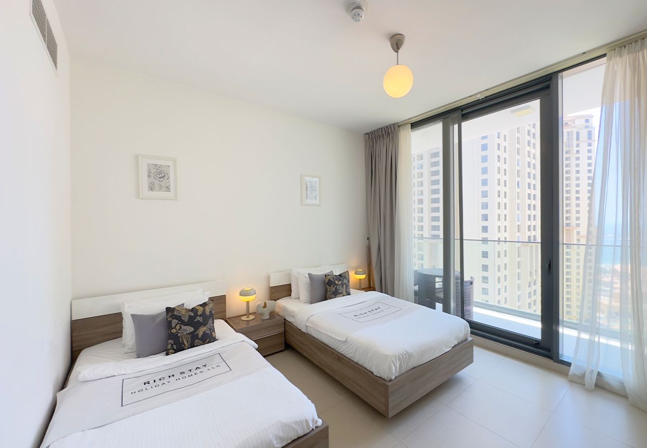 Apartment in Dubai -  Alluring 2BR at LIV Residences in Dubai Marina