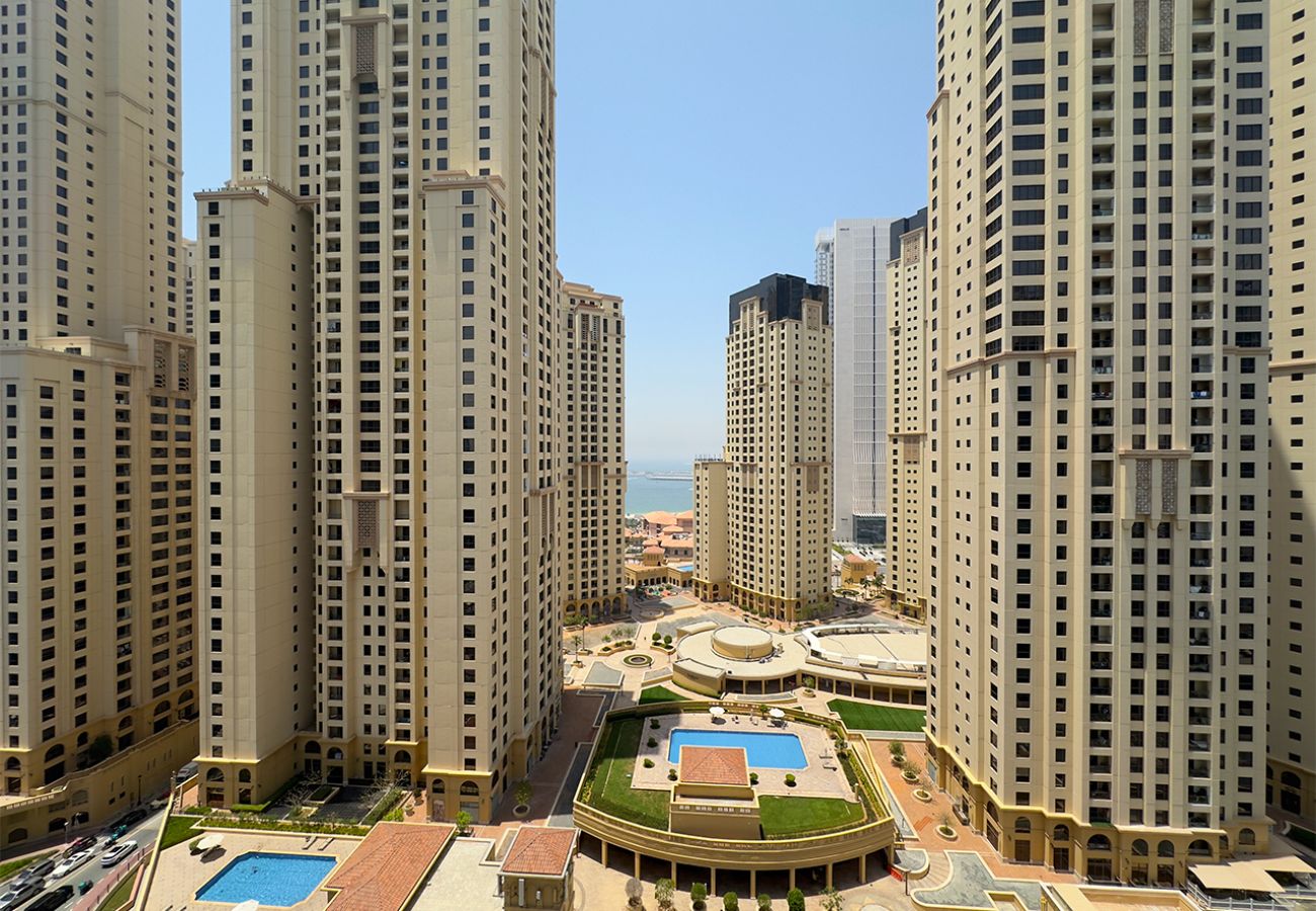 Apartment in Dubai -  Alluring 2BR at LIV Residences in Dubai Marina