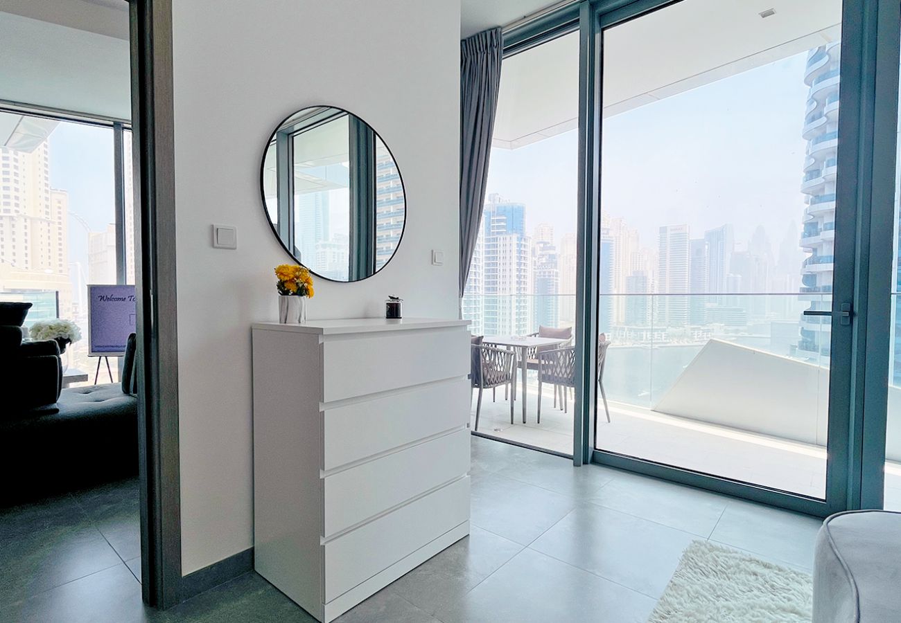 Apartment in Dubai - Exquisite 1BR in Stella Maris, Marina & Sea View