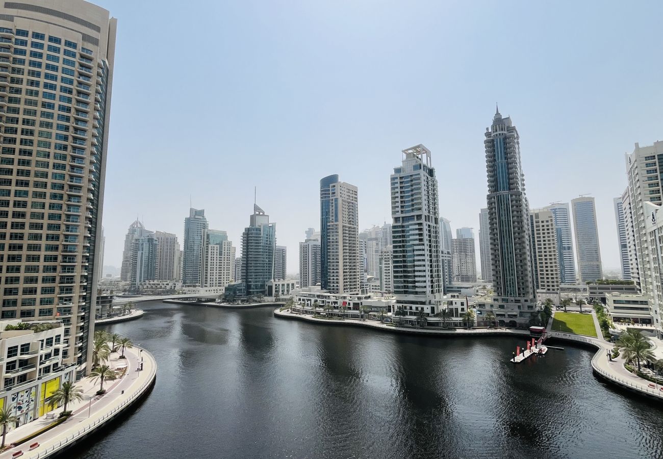 Apartment in Dubai - Glamorous 2BR in LIV Residences, Dubai Marina