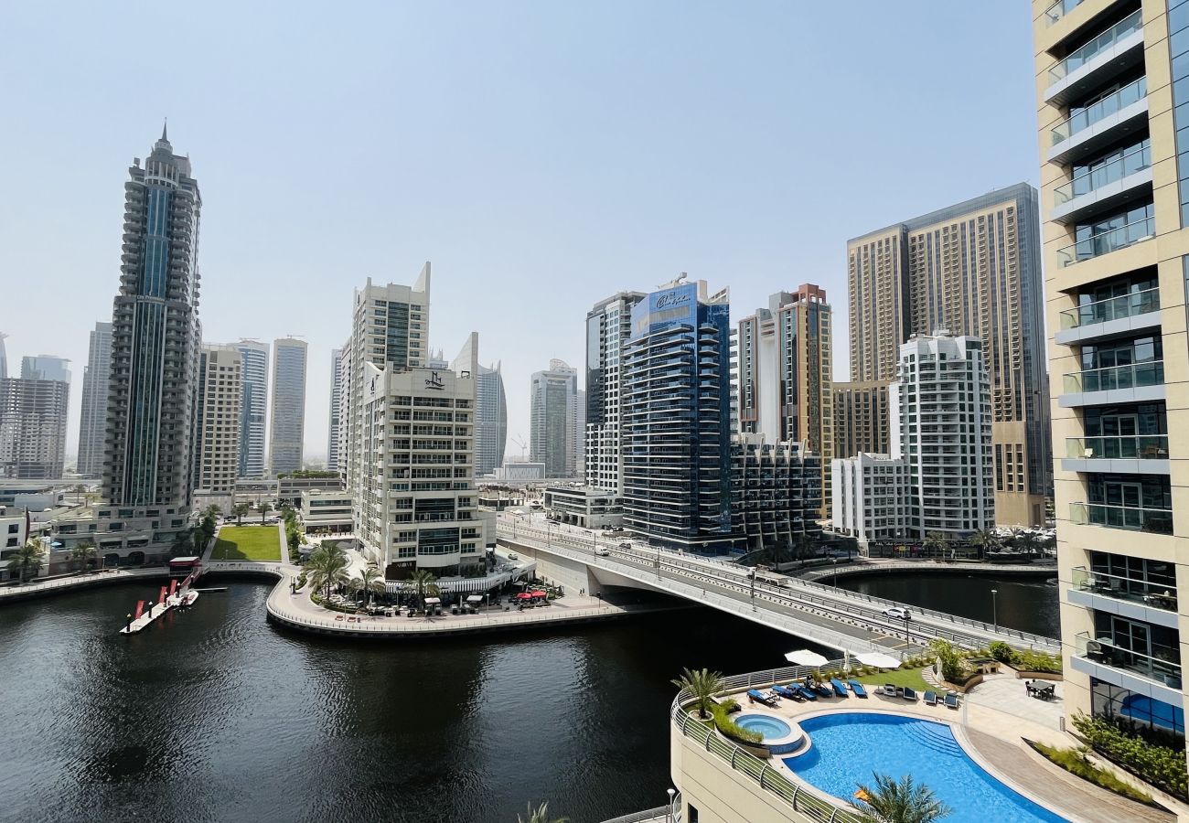 Apartment in Dubai - Glamorous 2BR in LIV Residences, Dubai Marina