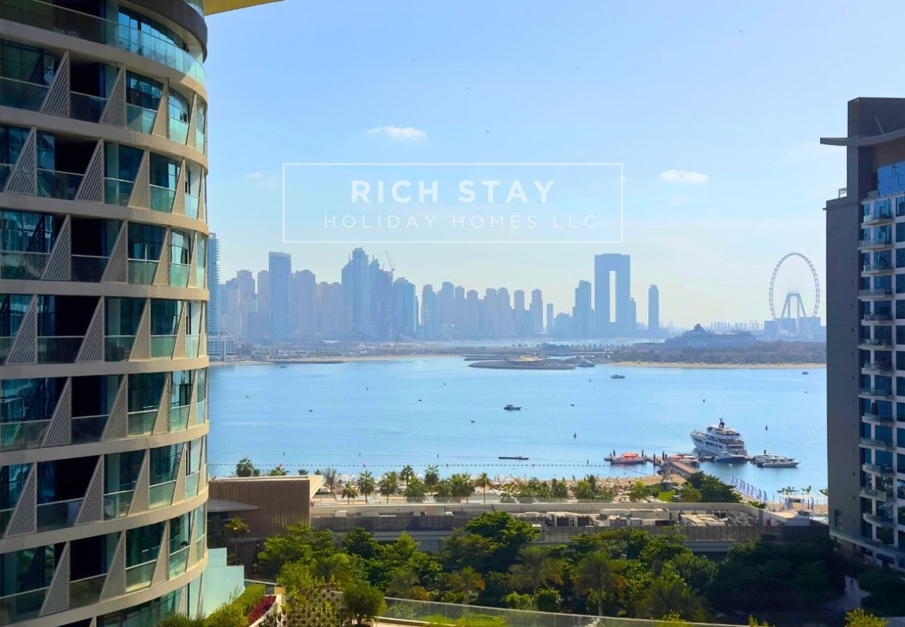 Apartment in Dubai - Seven Palm Escape: 1BR in Palm Jumeirah