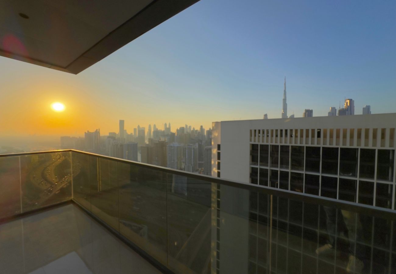 Apartment in Dubai - 2807-sleek 2 BR  in Nobles, Business Bay.