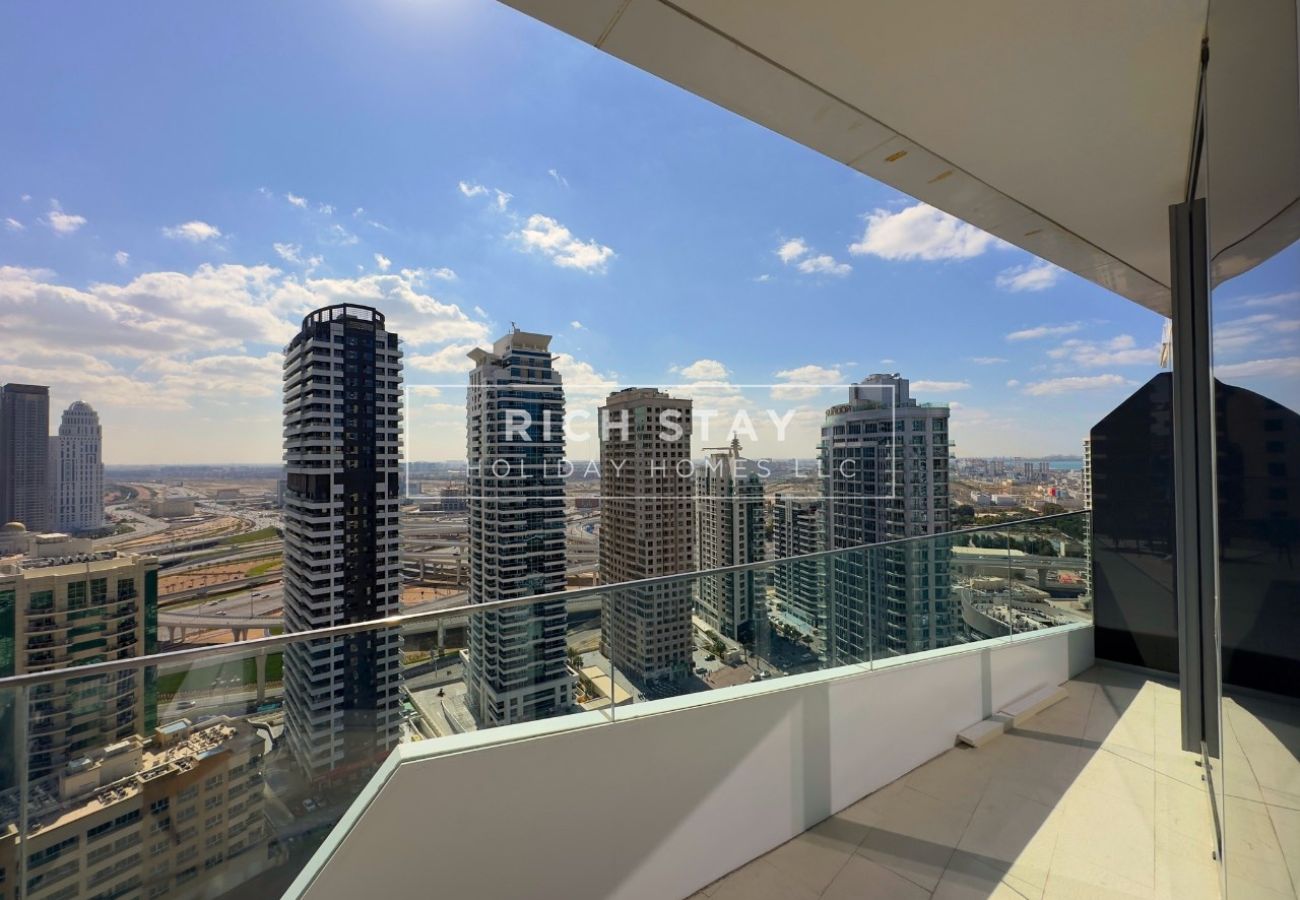 Apartment in Dubai - Exclusive 2-BR Stella Maris. 