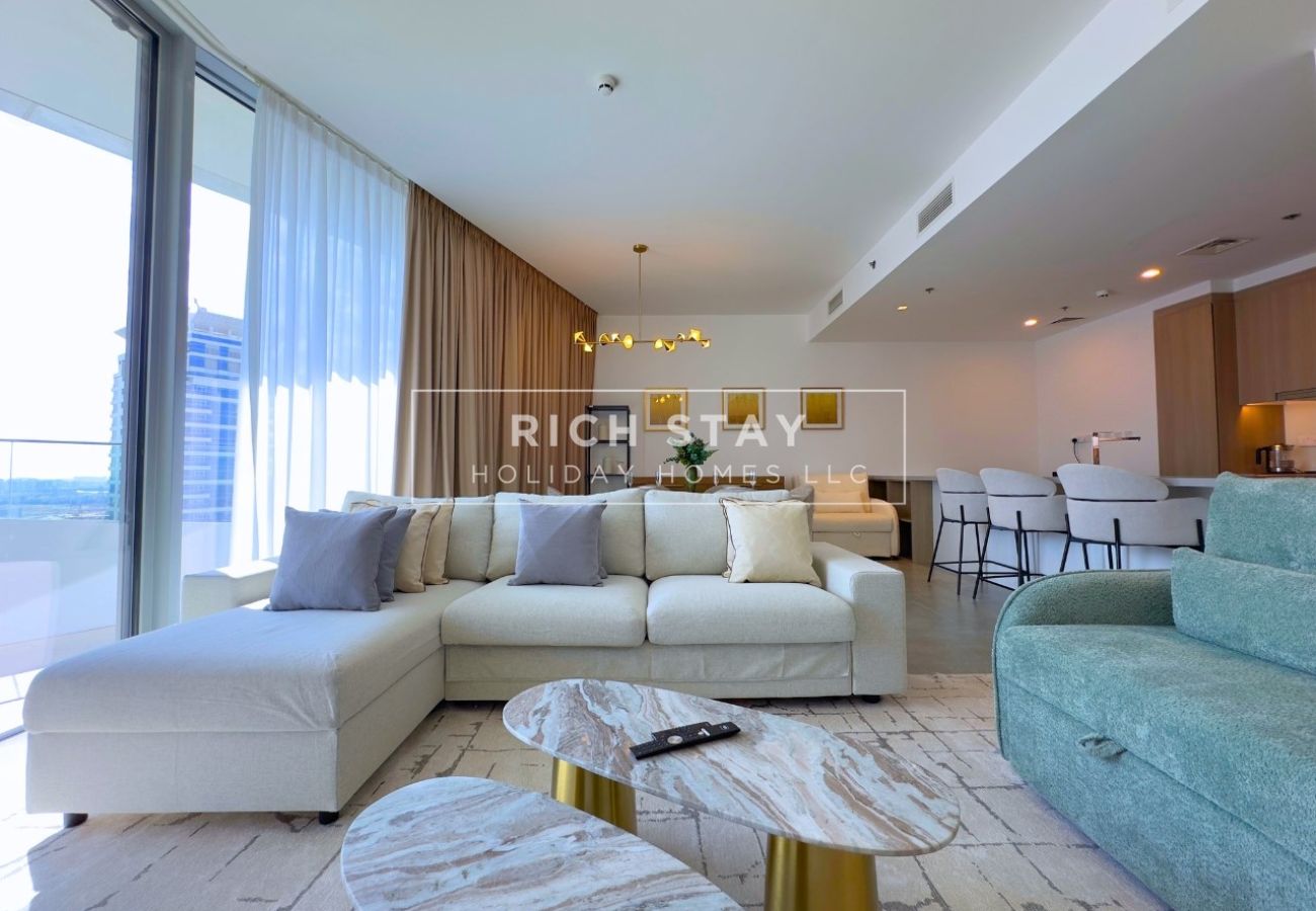 Apartment in Dubai - Exclusive 2-BR Stella Maris. 